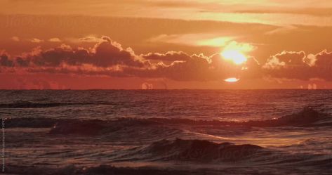 Beach Sunset Aesthetic Gif, Sun Set Landscape, Sun Set Video, Sunset Aesthetic Landscape, Sunset Videos Aesthetic, Sun Set Aesthetic, Sunset Aesthetic Videos, Sunsets Landscapes, Sunset Ocean Aesthetic