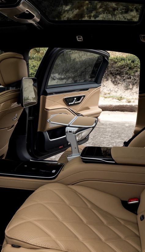 Mercedes - Maybach S680 Fake Braces, Range Rover Sv, Billionaire Lifestyle Luxury Living, Boujee Aesthetic, Mercedes Maybach, Make Photo, Car Interior Decor, Billionaire Lifestyle, Future Car