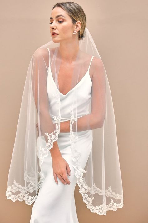 Lace Trim Veil, Lace Trimmed Veil, Elbow Length Veil, Modest Wedding Dresses With Sleeves, Boho Veils, Beaded Veils, Muslimah Wedding Dress, Veil Accessories, Cabo Wedding