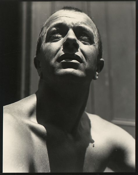 Johan Hagemeyer | [Man, Shirtless, Looking Up] | The Metropolitan Museum of Art Portrait Looking Up, Man Looking Down Reference Drawing, People Looking Up, Head Looking Up, Head Looking Up Reference, Body Lighting Reference, Dramatic Lighting Reference, Shadowed Face, Looking Up Photography