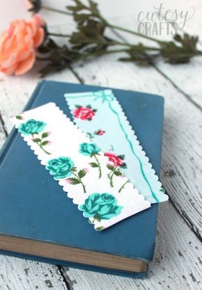 Fabric Bookmarks, Handkerchief Crafts, Aesthetic Vision Board, Christmas Gifts To Make, Scrap Fabric Projects, Diy Gifts For Mom, Handmade Bookmarks, Bookmark Ideas, Diy Bookmarks