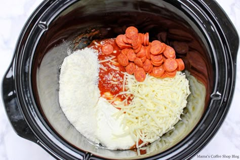 Crockpot Pizza Dip, Slow Cooker Pizza, Pizza Dips, Crockpot Dips, Mini Crockpot Recipes, Dip Recipes Crockpot, Pizza Dip Recipes, Crock Pot Pizza, Crock Pot Dips