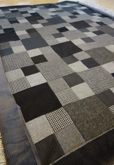 Wool Patchwork Quilt, Neutral Quilt, Black And White Quilts, Quilting Designs Patterns, Sewing Circles, Tshirt Quilt, Patchwork Blanket, Wool Quilts, Fabric Patchwork