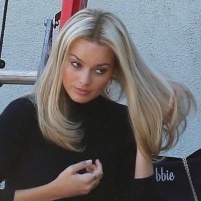 Margo Robbie Haircut, Margot Robbie Hair Blonde, Margot Robbie Blonde, Margot Robbie Hair, Margot Robbie Style, Blonde Layered Hair, Sharon Tate, Blonde Hair Inspiration, Blonde Hair Looks