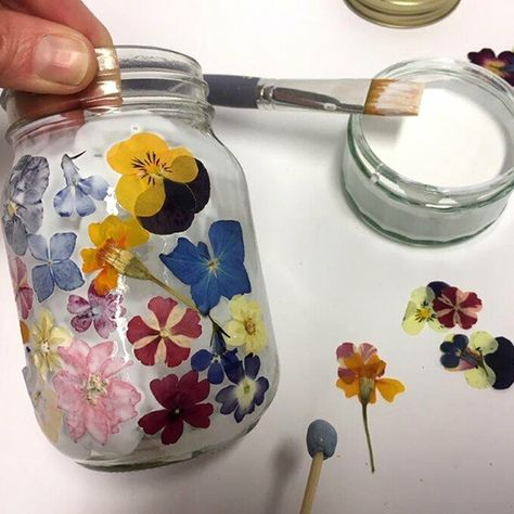 Pressed Flowers Diy, Koti Diy, Diy Fleur, Pressed Flower Crafts, Pressed Flower Art, Nature Crafts, Pressed Flower, Flowers Diy, Tealight