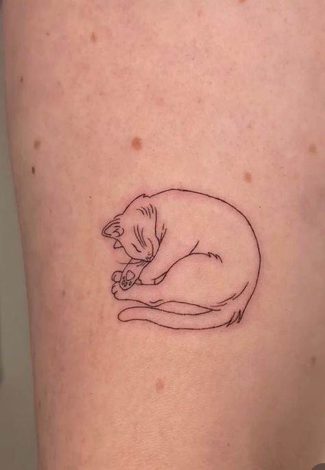 Cat On Back Tattoo, Cat Rib Tattoo, Cat Stretch Tattoo, Stretching Cat Tattoo, Cat Memorial Tattoo Small, Calico Tattoo, Tattoo Cat Ideas, Calico Cat Tattoo, Cat Line Tattoo