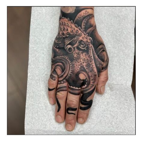 Attractive Tattoos, Hand Tattoo Cover Up, Art Tattoo Ideas, Octopus Tattoo Sleeve, Men's Tattoo, Hand Tattoo Ideas, Kraken Tattoo, Shadow Tattoo, Realism Tattoos