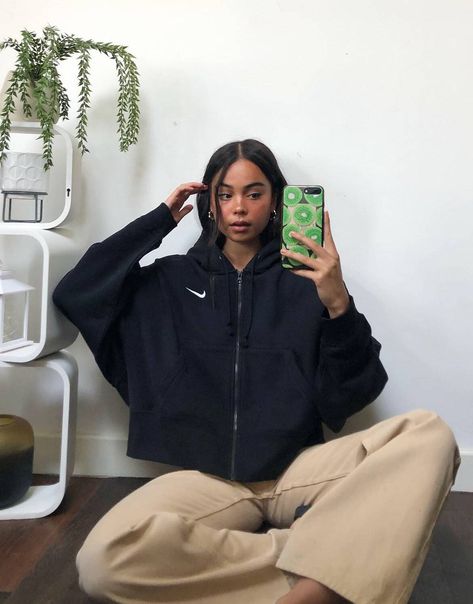 Nike Zip Up Hoodie Outfit, Zip Up Hoodie Outfit Aesthetic, Oversized Zip Up Hoodie Outfit, Zip Hoodie Outfit, Nike Hoodie Outfit, Hoodie Outfit Aesthetic, Cropped Hoodie Outfit, Oversized Hoodie Outfit, Black Nike Hoodie