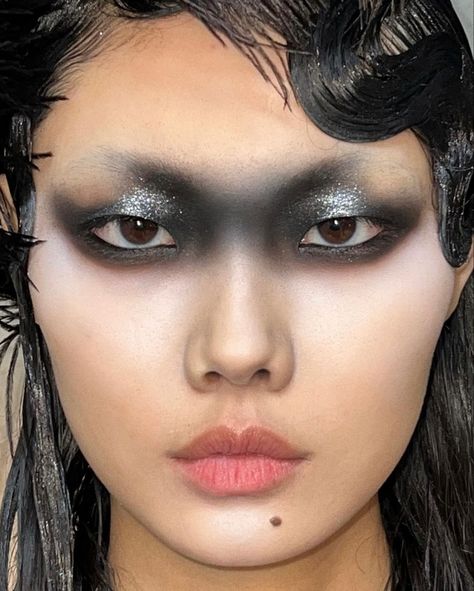 Editorial Smokey Eye, Goth Editorial Makeup, Dark Editorial Makeup, Black Editorial Makeup, Black Tears Makeup, Dystopian Makeup, Goth Editorial, Black And White Eyeshadow, Punk Eye Makeup