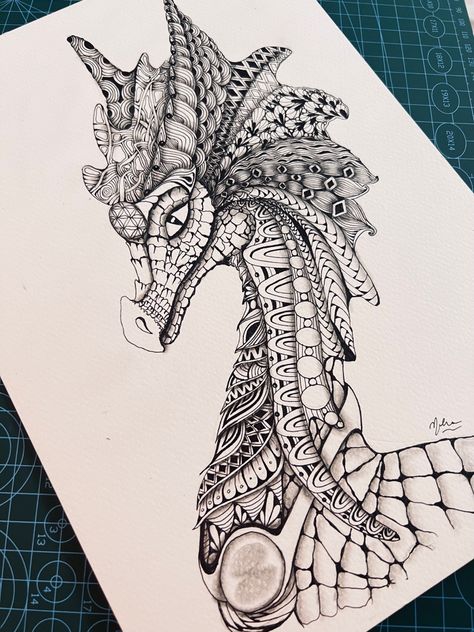 Batik Fauna, Stilasi Fauna, Dragon Quilt, Zentangle Animals, Easy Mandala, Interior Architecture Drawing, Simple Mandala, Tangle Art, Dragon Drawing