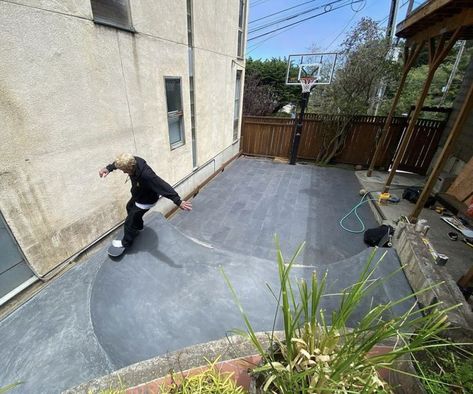 Backyard Skatepark, Backyard Court, Mini Ramp, Skate Ramp, Skateboard Ramps, Urban Backyard, Skateboard Park, Longboard Skateboard, Skate Park