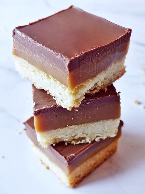 Shortbread Bars Recipes, Chocolate Caramel Slice, Pan Cookies, Millionaire Shortbread, Caramel Slice, How To Make Caramel, Shortbread Bars, Coconut Caramel, No Churn Ice Cream