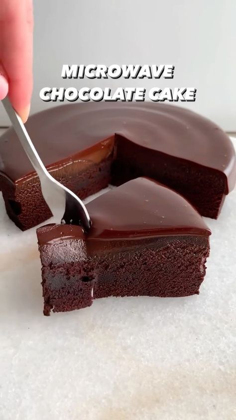 Cake In The Microwave, Microwave Chocolate Cake, Microwave Chocolate Cakes, Resipi Kek, Sweet Dishes Recipes, Quick Recipes Snacks, Easy Baking Recipes Desserts, Tasty Baking, Sweet Snacks Recipes