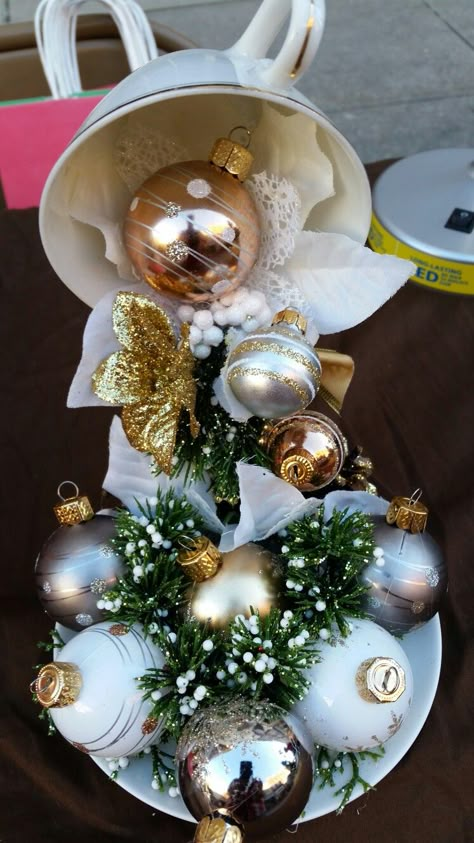 Christmas floating teacup I made Tea Cup Decorations, Tea Cup Decor, Tea Cups Diy, Cup And Saucer Crafts, Floating Tea Cup, Floating Cups, Teacup Crafts, Trendy Diy, Cup Crafts