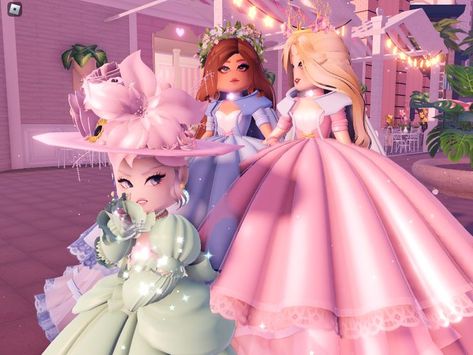 Royale High Princess Peach, Royal High Disney Princess, Barbie Royale High, Royale High Princess, Royale High Matching Outfits, High Tea Outfit, Barbie 12 Dancing Princesses, Tea Outfit, Royals High