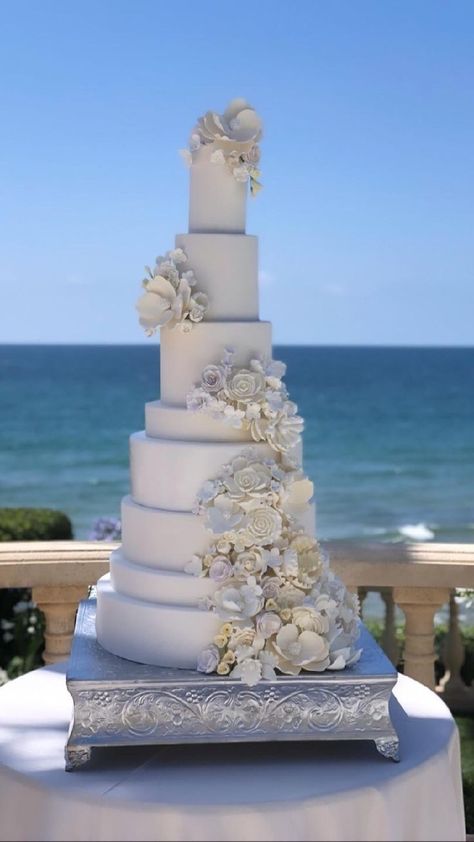 Lilly Ghalichi Wedding, 8 Tier Wedding Cake, Cakes Floral, Tall Wedding Cakes, Cake Styles, Extravagant Wedding Cakes, Fondant Techniques, Home Weddings, Wedding Cakes Elegant