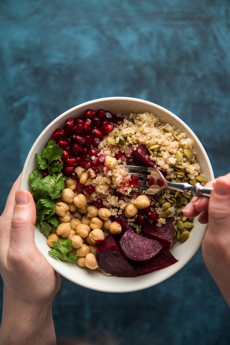 Beet, Quinoa, and Pomegranate Power Bowls - Will Cook For Friends Beet Bowl, Dinner Bowl Recipes, Basketball Diet, Beet Quinoa, Pomegranate Recipes Salad, Butter Shrimp Pasta, Garlic Butter Shrimp Pasta, Weekday Lunches, Light Dinners