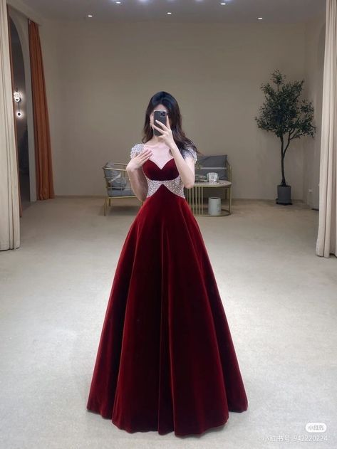 Shimmer Wedding Dress, Dress Creator, Hot Pink Prom Dress, Epic Clothing, Good Dress, Girls Dress Outfits, Velvet Dress Designs, Gowns Dresses Elegant, Modest Dresses Casual