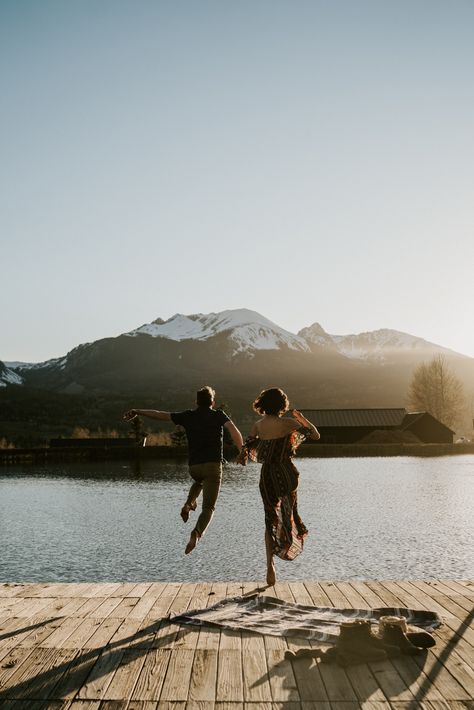 Lake Prenup Shoot, Engagement Photos Lakeside, Cabin Resort, Fam Photos, Lake Engagement Photos, Couples Pics, Lake Photoshoot, Fun Engagement Photos, Dress Photoshoot