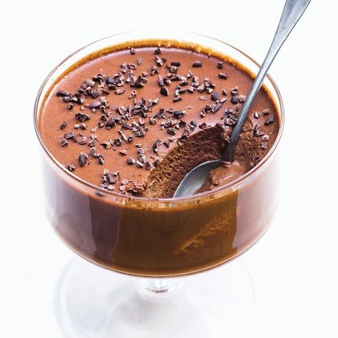 The Chocolate Mousse It Took Patricia Wells a Lifetime to Perfect Stand Mixer Recipes, Egg White Recipes, Chocolate Satin, Chocolate Cobbler, Kitchen Aid Recipes, Mixer Recipes, French Cooking, Chocolate Dessert, Chocolate Pudding