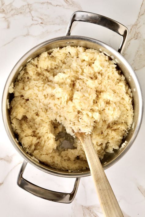 Creamy Parmesan Rice Recipe (Quick and Easy Side) Parmesan Rice Recipes, Italian Rice Recipes, Creamy Parmesan Rice, Parmesan Rice, Flavorful Rice, Popular Side Dishes, Creamy Rice, Creamy Parmesan, Rice Dish