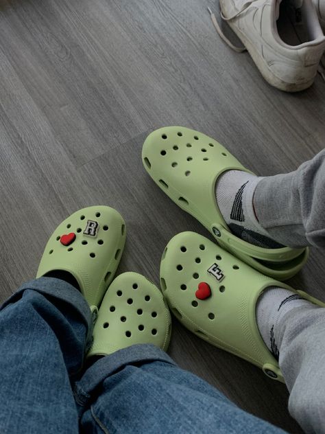 Couple Matching Crocs Shoes, Crocs For Boyfriend, Matching Couples Crocs, Couples Crocs Ideas, Crocs Jibbitz Ideas For Men, Couple Crocs Shoes, Crocs Couple Goals, Croc Jibbitz Ideas Aesthetic, Matching Crocs With Bf