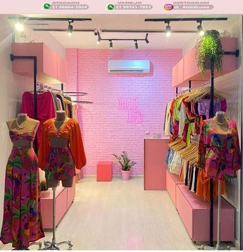 Ideas Para Boutique, Mini Boutique Store Ideas, Botique Interiors Ideas, Small Boutique Interior Design Ideas, Luxury Boutique Interior, Boutique Clothing Store Design, Small Boutique Interior Design, Small Boutique Interior, Clothing Boutique Decor