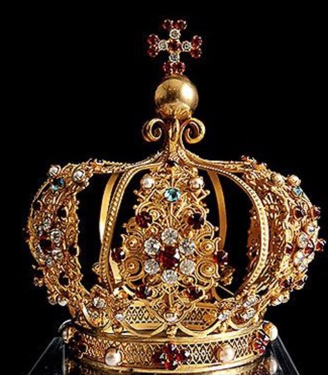 Beautiful 19th Century Crown Royal Crown Jewels, Brass Crown, Royal Crowns, Beautiful Tiaras, Royal Tiaras, Historical Jewellery, Kings Crown, Queen Crown, Royal Jewels