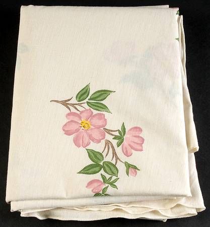 Franciscan Desert Rose (USA Backstamp) Oval Tablecloth 60" X 84" Franciscan Ware October, Franciscan Desert Rose Table Setting, Desert Rose Dishes, Franciscan Apple Dinnerware, Desert Rose Franciscan Ware, Franciscan Ware, Creative Napkins, Green China, Shabby Chic Theme