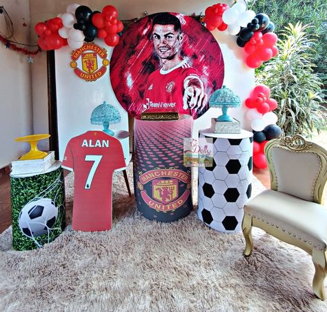 Portugal Party Decorations, Ronaldo Birthday Party Ideas, Cristiano Ronaldo Birthday Party, Ronaldo Birthday, Cristiano Ronaldo Portugal, Soccer Theme, Soccer Party, Art Party, Birthday Decor