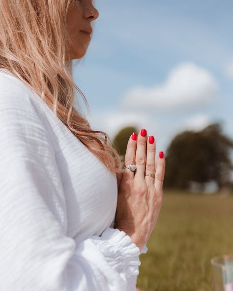 Ok ending our “Sacred Maternity Photography Experience” series with beautiful @victoria_amore_ , doing her magic. Victoria Amore is an exceptional sacred space holder & sound healer and offers an extraordinary experiences for your sacred maternity photography experience so you can just relax and connect with your body and baby. This experience includes guided meditation, cacao ceremony and a gong bath to invite pure bliss into your being. Bring your friends, bring your partner, mom or just... Healer Photoshoot, Gong Bath, Cacao Ceremony, Sacred Circle, Intimate Ceremony, Women Rising, Just Relax, Maternity Session, Sacred Space