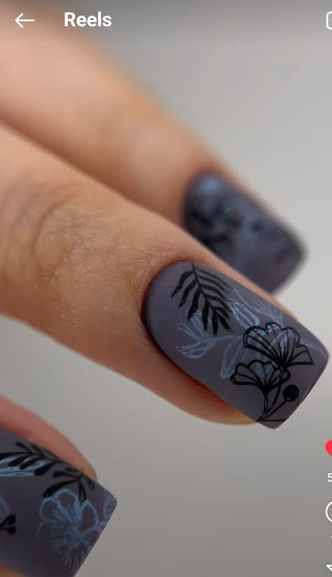 Leaf Design Nails, Maniology Stamping Ideas, Nail Stamping Ideas, Nail Stamping Designs, Geometric Nail Art, Hippie Nails, Matte Nails Design, Stamping Nail Art, Diy Nail Designs