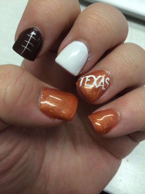 Texas Longhorn nails by Marlene H. Modesto Calif. Texas Longhorns Nails, Texas Longhorn Nails, Texas Nails Designs, Longhorn Nails, Ut College, Country Acrylic Nails, Texas Nails, Football Nails, Nailart Designs