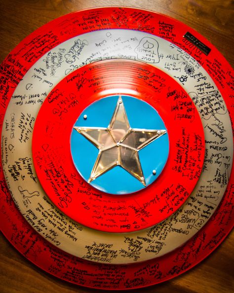 Marvel Wedding Theme, Captain America Wedding, Avengers Wedding, Comic Wedding, Marvel Wedding, Wedding In October, Comic Book Wedding, Nerd Wedding, Marvel Party