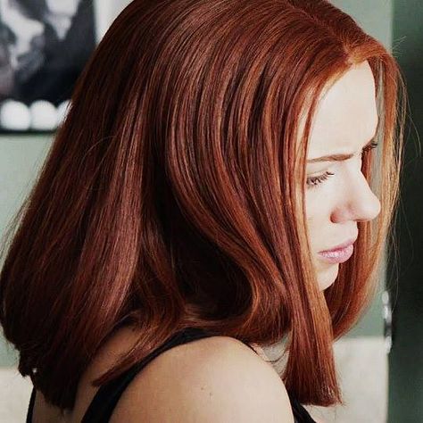 Scarlett Johansson Gif, Наташа Romanoff, Ginger Hair Color, Black Widow Natasha, Black Widow Marvel, Gif Hunt, Penteado Cabelo Curto, Auburn Hair, Copper Hair