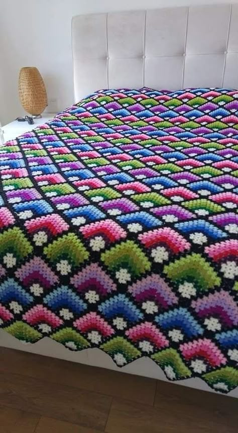 Crochet Flower Blanket, Granny Square Crochet Patterns Free, Crochet Blanket Pattern Easy, Crochet Bedspread Pattern, Crochet Bedspread, Crochet Quilt, Knitting Patterns Free Cardigans, Crochet Patterns Free Blanket, Crochet Stitches For Beginners