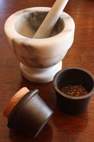 Spice-grinders-3 Scrub At Home, Scrub Recipe Diy, Diy Spa Treatments, Diy Sugar Scrub Recipe, Spice Grinders, Sugar Scrub Recipe, Rice Powder, Diy Body Scrub, Diy Scrub