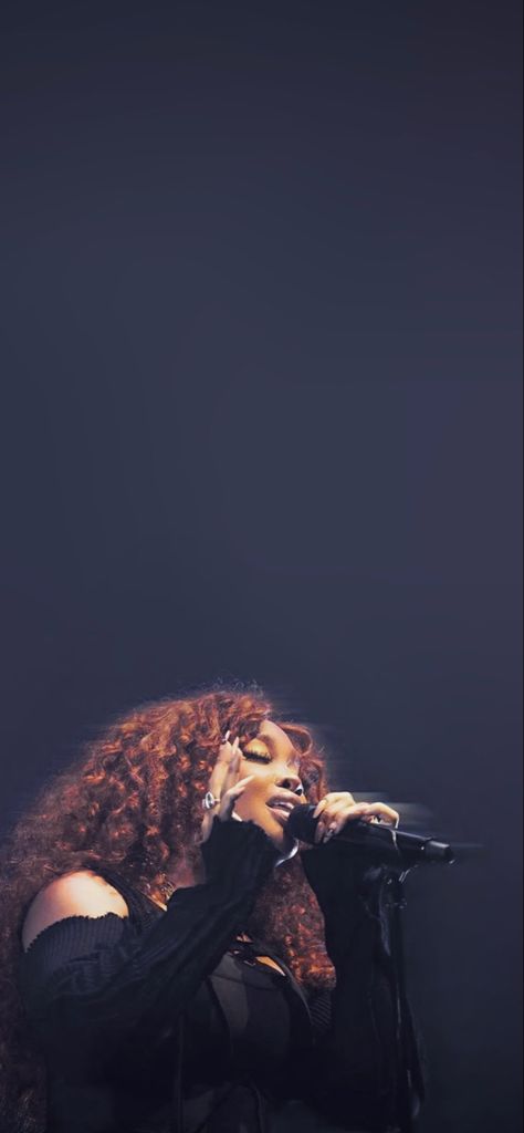 sza Saturn Sza Wallpapers, Sza Aesthetic Wallpaper Black And White, Sza Phone Background, Good Days Wallpaper Aesthetic Sza, Sza Aesthetic Wallpaper, Sza Performing, Sza Pics, Sza Wallpapers, Sza Sos Aesthetic