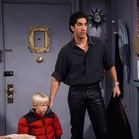 Chill Dude, 1990s Aesthetic, Ross Friends, Monica Friends, Friends Scenes, Friends (tv Series), David Schwimmer, Ross Geller, Friends Cast