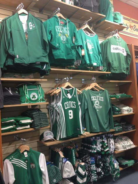 Some more of the MANY options for the Ladies here at Roster!    #GoGreenAtRoster #Rosterstores #Boston #NHL #Celtics #NatickMall #StPatricksDay Celtics Outfit, Boston Celtics Outfit, Master Vision, Basketball Things, Jason Tatum, Boston Basketball, Best Nba Players, Celtic Green, Paz Mental