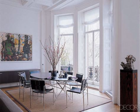 Roquebrune chrome chairs by Eileen Gray, Cavalletto table by Luigi Caccia Dominioni. Victorian Apartment, Chrome Chair, French Apartment, Round Dining Room Table, London Living, Eileen Gray, Dining Room Contemporary, Parquet Flooring, Elle Decor