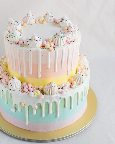 Tier Cake Recipe, Pastel Rainbow Cake, Tiered Cakes Birthday, Rainbow Birthday Cake, Pastel Cakes, Two Tier Cake, Drizzle Cake, Birthday Cake Recipe, Tier Cake