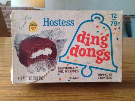 25 Random Snacks We Ate In the 1970s & 1980s - Tinybeans Ding Dong Cake, Ding Dongs, Hawaiian Punch, Ding Dong, Kids Growing Up, Retro Recipes, Vintage Memory, Oldies But Goodies, School Snacks