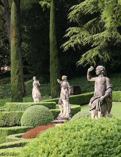 Verona- statues | Flickr - Photo Sharing! Formal Garden Design, Formal Garden, Green Backdrops, Italian Garden, Formal Gardens, Gorgeous Gardens, Garden Ornaments, English Garden, Garden Statues