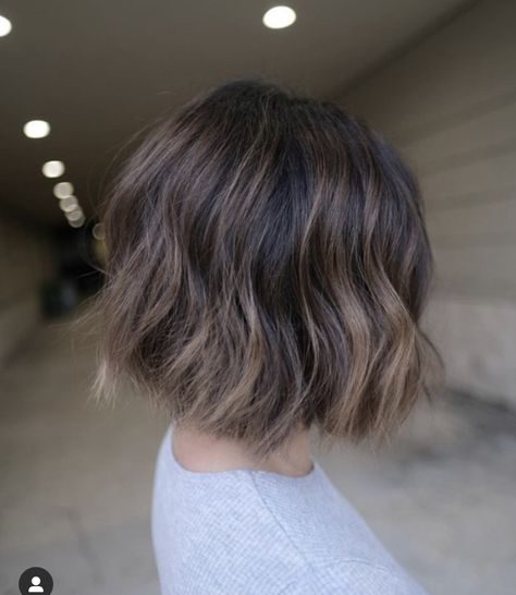 Short Hair Subtle Balayage, Deminsional Brunette Hair Short, Short Dark Ash Brown Hair, Brunette Hair Color Bob, Cool Brown Balayage Short Hair, Bob With Partial Highlights, Bob Brown Balayage, Textured Bob Dark Hair, Short Bob Highlights Brunettes