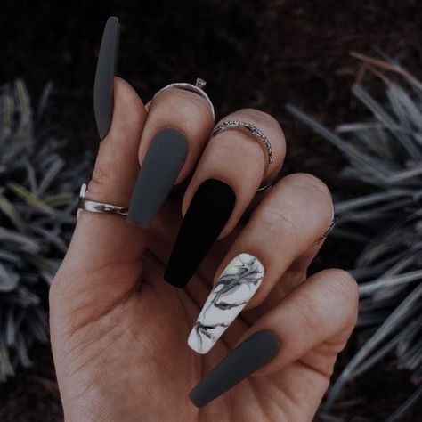 Unique Matte Nails, Matte Black And Grey Nails, Brown And Gray Nails, Grey Matte Nails Design, Black Nail Designs Summer, Grey And Black Nails Designs, Purple And Grey Nails, Gray And Black Nails, Black Acrylic Nails Coffin