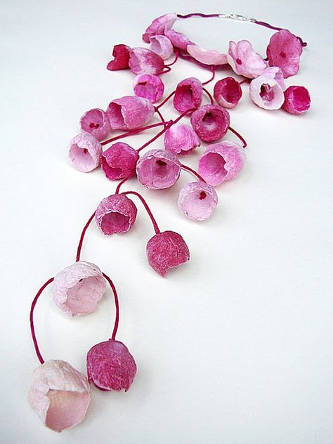 Beautiful and unusual paper jewelry and eco wedding decor handmade by Italian designer Alessandra Fabre Repetto. Paper Mache Flowers, Paper Necklace, Paper Jewellery, Jewellery Business, Eco Wedding, Paper Mache Crafts, Crepe Paper Flowers, Paper Floral, Eco Friendly Paper