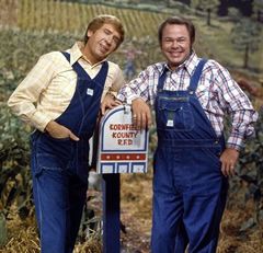 Hee Haw!  Minnie Pearl and her hats; Hey Grandpa, what's for supper; population .... salute!; the cornfield; ...... Hee Haw Show, Roy Clark, Buck Owens, Hee Haw, The Lone Ranger, Tv Time, Classic Television, Old Shows, Great Tv Shows