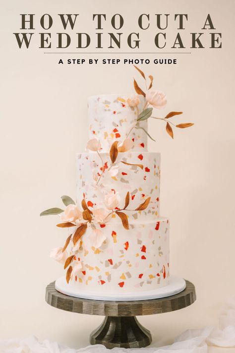 How To Cut Wedding Cake, 3 Teir Wedding Cakes, How To Cut A Wedding Cake, How To Cut A Cake, Tiered Cakes Diy, Wedding Cake Sizes, Wedding Cake Slice, Cake Chart, Cupcake Displays