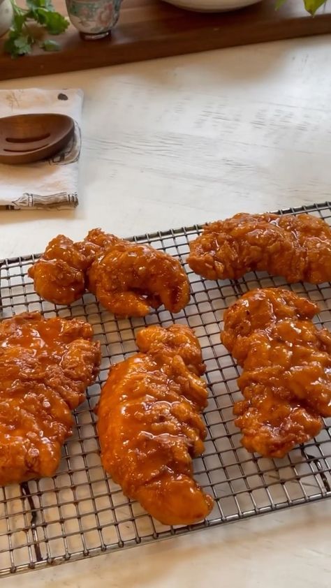 Hot Honey Chicken Tenders ⏲🎞 recipe: Marinade: - 8-10 chicken tenders - 1 cup buttermilk - 1/4 cup franks red hot (cayenne) - 1 tsp… | Instagram post from Mariam 🫶🏼 (@mxriyum) Hot Chicken Tenders, Hot Honey Chicken Tenders, Honey Chicken Tenders, Hot Honey Sauce, Hot Honey Chicken, Chicken Tenders Recipe, Air Fryer Food, Franks Red Hot, Honey Sauce